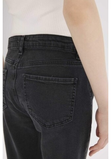 DeFacto Lina Comfort Mom Normal Bel Düz Paça Jean Kar Yıkamalı Pantolon D7944AX25SPNM36