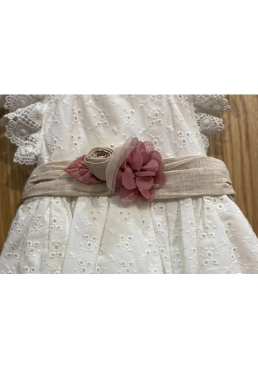 Yazlık Keten Kemerli Çiçek Aksesuarlı Bebe Kız Elbise Ekru