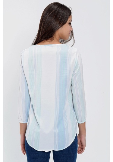Kadın Mavi Yakası Yırtmaçlı Krep Bluz Truvakar Kol Çizgili Ve Giy Çık - Tesettüre Uygun Açık Mavi