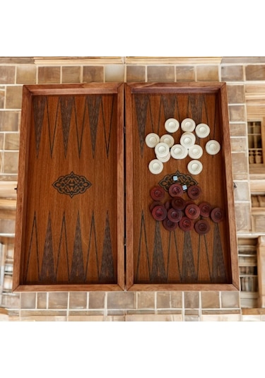 Simya İsme Özel Ahşap Pullu Ceviz Kaplama Ahşap Tavla