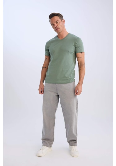 DeFacto %100 Pamuk Regular Fit V Yaka Pamuklu Basic Düz Kısa Kollu Tişört D7938AX25SPKH458