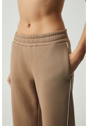 Sharıd Kadın Relaxed Biyeli Geniş Paça Vizon Eşofman Altı