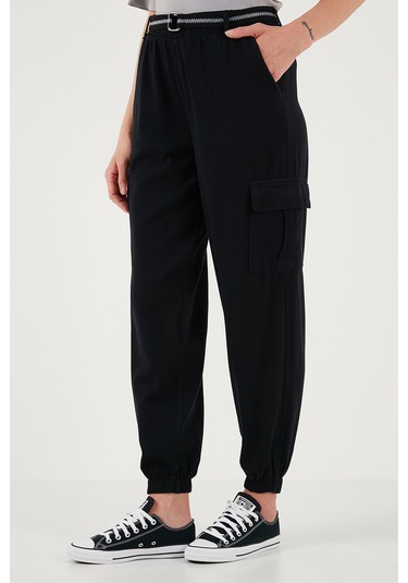 Lela Pamuklu Standart Fit Normal Bel Lastikli Paça Kemerli Jogger Bayan Pantolon 668Yp5045 Siyah