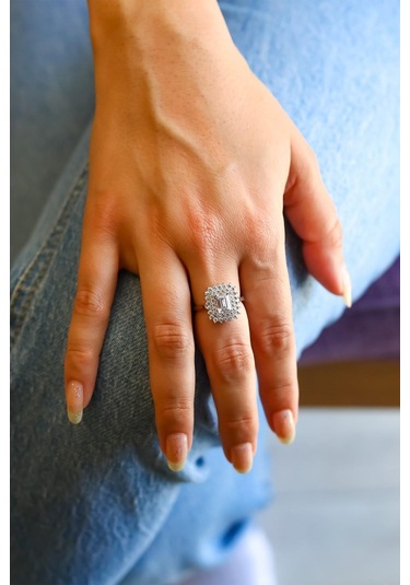 Semiz Altın Baget Taşlı Altın Yüzük S04100246