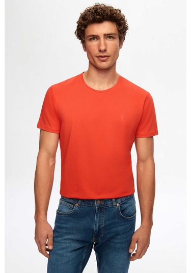 D's Damat Slim Fit Nar Çiçeği Düz D's Damat Logo Baskılı Strech Pamuklu T-shirt 2ec148551753m Nar Çiçeği D's Damat Slim Fit Nar Çiçeği Düz D's Damat Logo Baskılı Strech Pamuklu T-shirt 2ec148551753m Nar Çiçeği