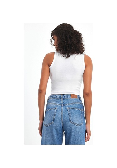 Kadın Siyah-gri-beyaz Fitilli Görünümlü Askılı Kalın Esnek Örme 3'lü Basic Crop Atlet Bluz Çok Renkli Kadın Siyah-gri-beyaz Fitilli Görünümlü Askılı Kalın Esnek Örme 3'lü Basic Crop Atlet Bluz Çok Renkli