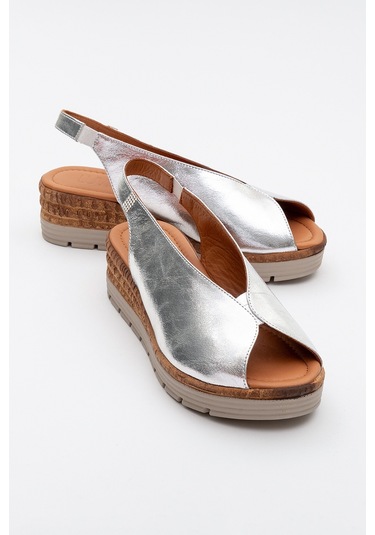 Blom Gümüş Hakiki Deri Kadın Dolgu Topuk Sandalet Gümüş
