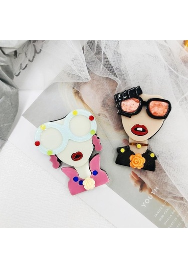 Siyah Bucome Yaratıcı Komik Karikatür Kız Broş Yeni Moda Pin Çanta Kolye Çanta Aksesuarları Siyah