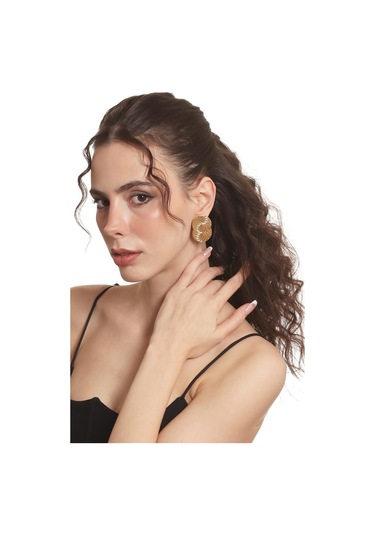 Kadın Lak Altın Renk Kaplama Çivili Model Spiral Baskılı Tasarım Küpe Altın