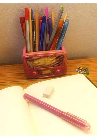 Artepieza Retro Radyo Sukulent Saksısı Ve Kalemlik - Masaüstü Dekoratif Organizer Pembe 12 8 12cm