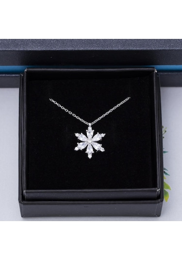 Zirkon Taşlı Lotus Çiçeği Model 925 Ayar Gümüş Kadın Kolye