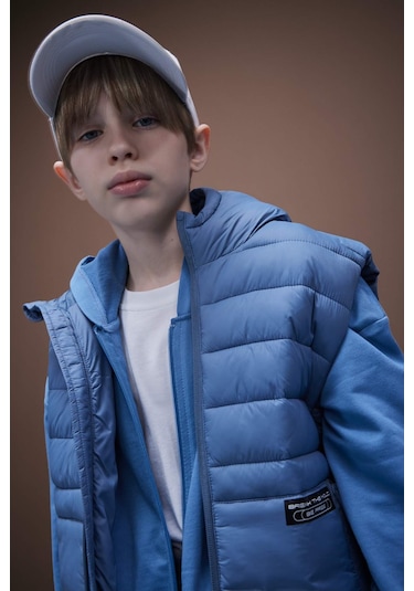 DeFacto Erkek Çocuk Su İtici Kapüşonlu Fermuarlı Şişme Yelek D5907A825SPIN13
