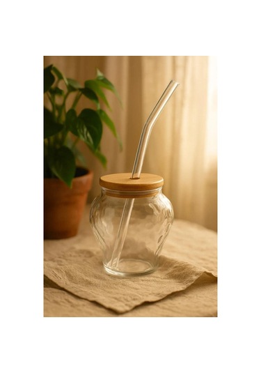 Çilek Model Borosilikat Cam Bardak, Bambu Kapaklı, 400 Ml, Pipet Hediyeli Şeffaf