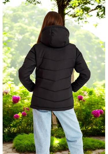 Kışlık Su Geçirmez Kısa Rahat Şişme Kadın Mont Siyah