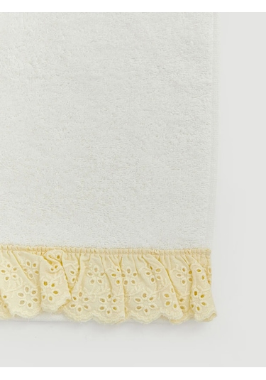 Ekru Brode İşlemeli Fırfır Detaylı Yüz Havlusu 50x80 Cm