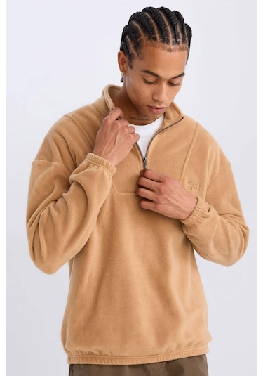 DeFacto Comfort Regular Fit Rahat Kalıp Dik Yaka Baskılı Polar Sweatshirt C7793AX24AUBN124 Kahve Kahverengi DeFacto Comfort Regular Fit Rahat Kalıp Dik Yaka Baskılı Polar Sweatshirt C7793AX24AUBN124 Kahve Kahverengi