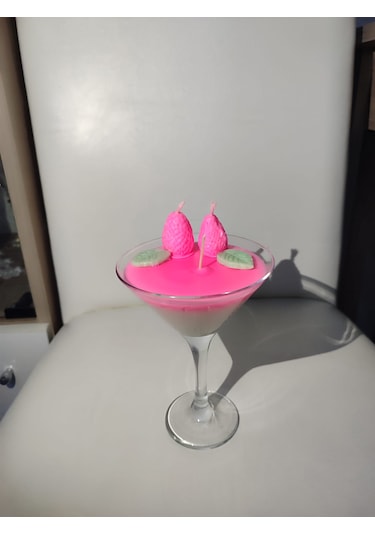 Martini Bardağında Çilekli Mum