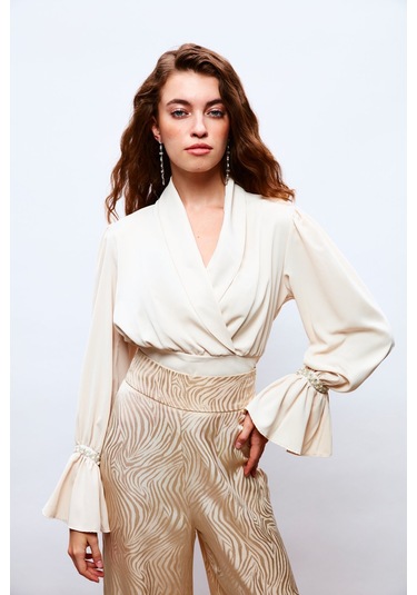 Sateen Kol Aksesuar Detaylı Bluz - Bej-133702
