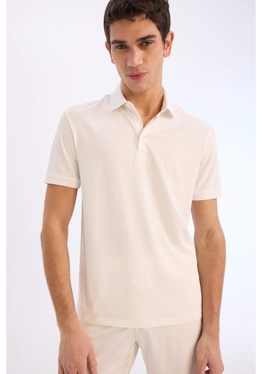 DeFacto Slim Fit Dar Kesim Polo Yaka Dokulu Kısa Kollu Krinkıl Beyaz Tişört E1222AX25SMWT32