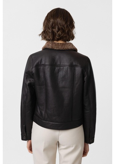 Kahve İris Kolları Ve Beden İçi Kuzu Kürkü Kadın Mont Kahverengi