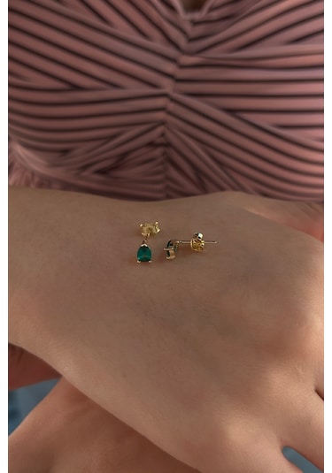 Fiyonk Kuyumculuk 14 Ayar Altın Kök Zümrüt Damla Taş Detaylı Küpe 001