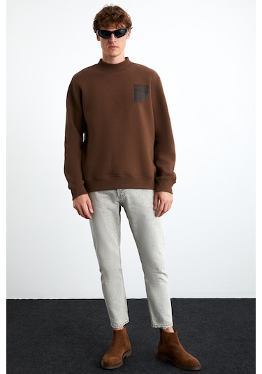 Chasey Erkek Organik Pamuklu Dik Yaka Içi Polarlı Baskılı Acı Kahve Sweatshirt