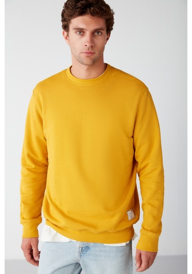 Travis Erkek Yumuşacık Kumaşlı Regular Fit Yuvarlak Yakalı Safran Sarı Sweatshirt