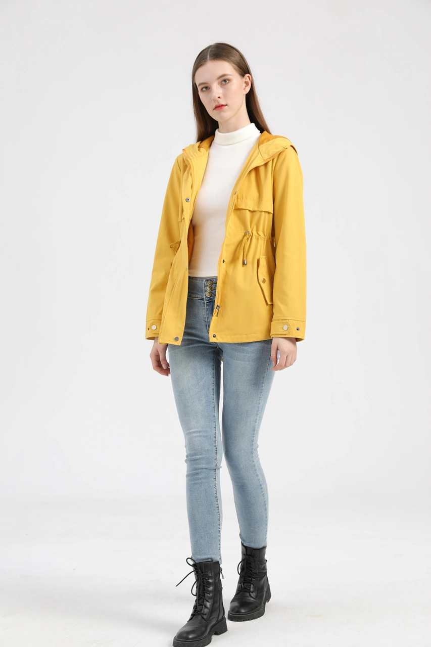 Kadınlar İçin Orta Uzunlukta Kapüşonlu Uzun Kollu Trençkot Kırmızı