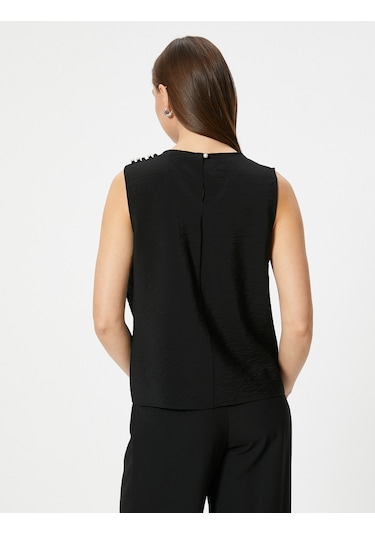 Koton Kolsuz Bluz İnci Detaylı Yuvarlak Yaka Viskon Kumaş Siyah 4sak60387uw Siyah