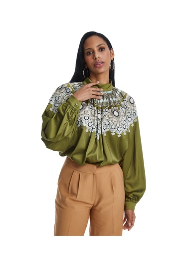 Kadın Yaka Büzgülü Desenli Bluz Salaş Kesim Ve Yüksek Yaka Detaylı Haki