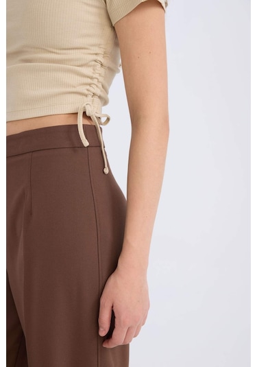 DeFacto Standart Boy Kumaş Palazzo Pantolon Wide Leg Geniş Bol Paça Basic Düz Yüksek Bel C6402AX25SPBN473 DeFacto Standart Boy Kumaş Palazzo Pantolon Wide Leg Geniş Bol Paça Basic Düz Yüksek Bel C6402AX25SPBN473