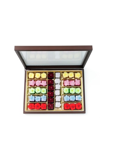 Nin Askılı Çiçek Dekorlu Fındık Giandujalı Bütün Fındıklı Sütlü Spesiyal Çikolata 525g