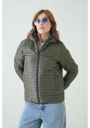 İçi Astarlı Su Ve Rüzgar Geçirmez Cepli Kapüşonlu Kadın Mont Haki