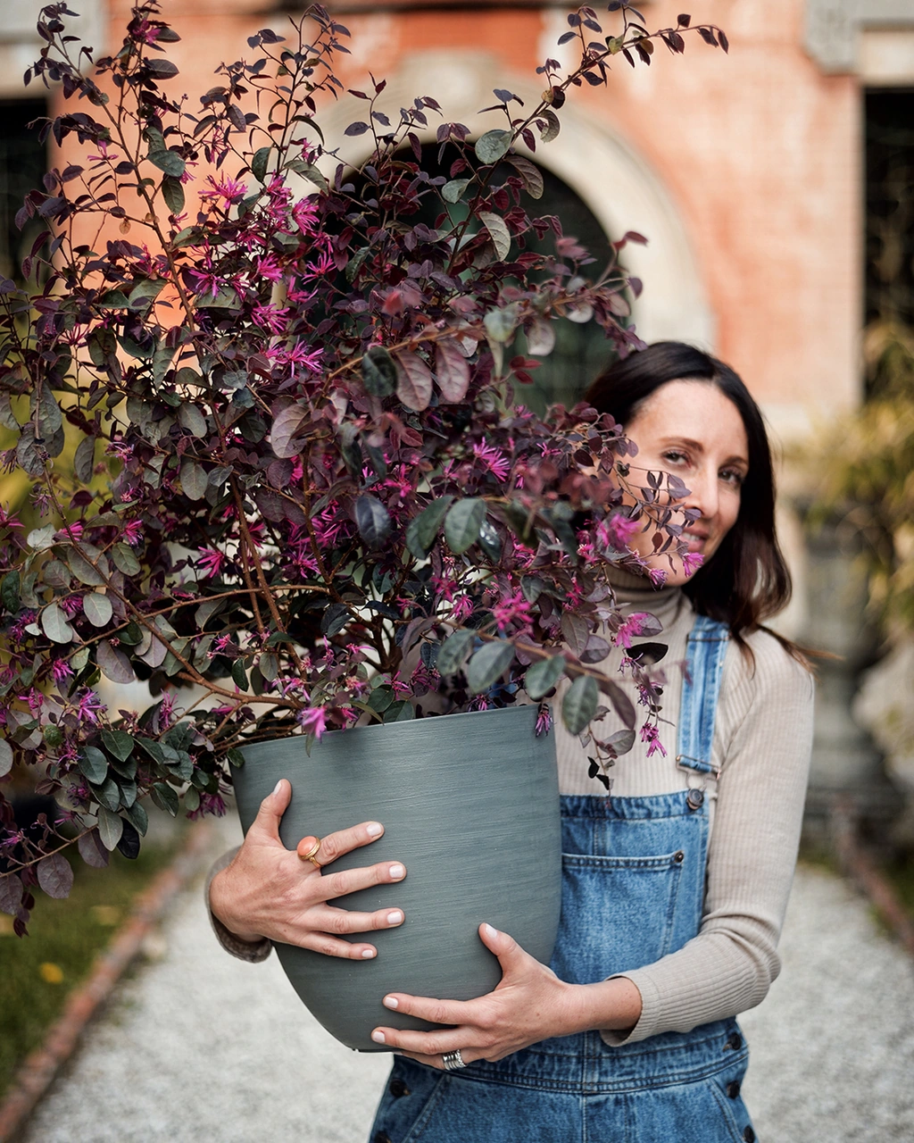 Over 38 Siyah Plastik Saksı + Su Seviyesi Göstergesi 38 Cm