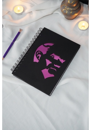 Mustafa Kemal Atatürk Siyah Ahşap Kapaklı Defter - A5 Spiralli Çizgisiz Defter
