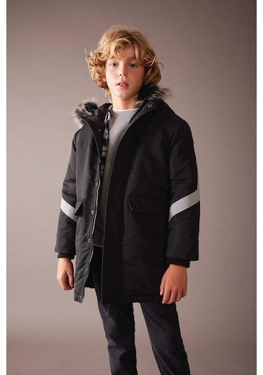 Defacto Erkek Çocuk Su İtici Çıkarılabilir Kürk Kapüşonlu Pelüş Astar Kaban A2260A823CWBK27 Siyah