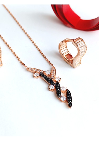 Gümüş V Tasarım Kolye Gold Kalp Küpe Işıltılı Kadın Set