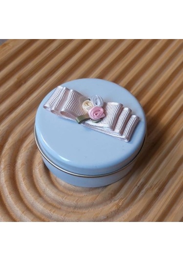 Uretti - Ayşe 7362 9687 El Yapımı Vanilya Kokulu Metal Kutuda Mum - 3 X 7 Cm