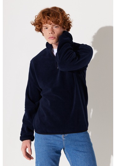 Regular Fit Normal Kesim Dik Yaka Yarım Fermuarlı Lacivert Polar L212208410 Lacivert