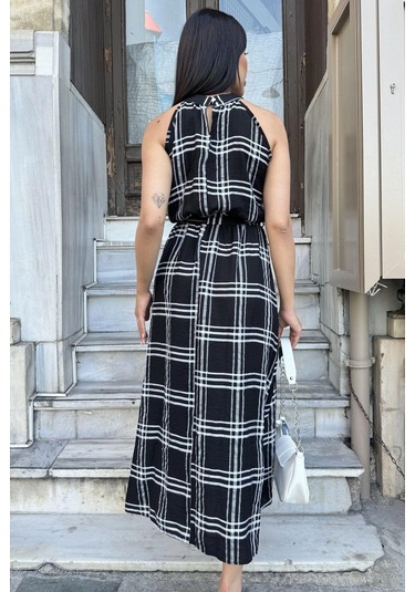 Kadın Siyah Ekose Desenli, Halter Yaka, Kendinden Kemerli Uzun Salaş Elbise Siyah