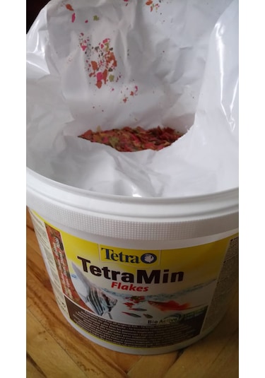 Tetramin Flakes – Kovadan Bölme 250 G