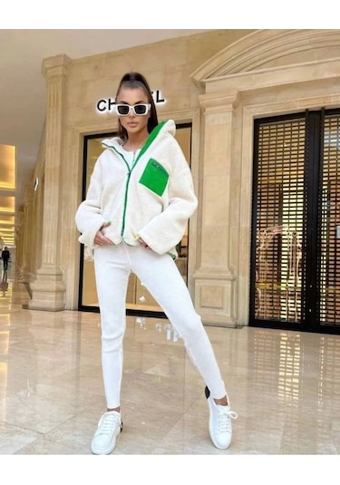 Kadın Uzun Kollu Renkli Cep Ve Fermuar Detay Peluş Mont Ekru