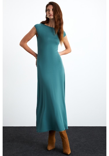 ESLY Kadın Viskon Karışımlı Kayık Yaka Slim Fit Yeşil Elbise