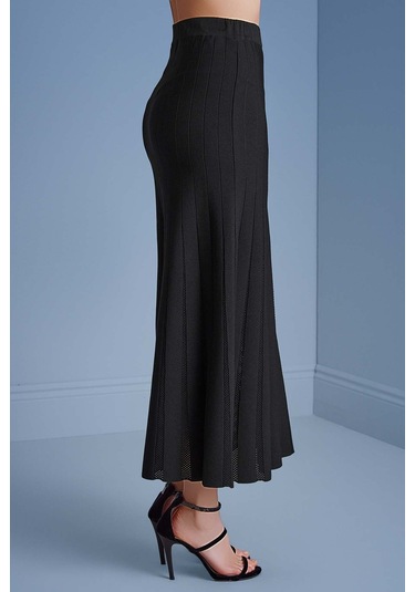 Evaze Siyah Triko Etek Siyah