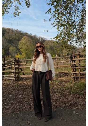 Krem Fiyonk Boncuk Detaylı Hırka - 251072 Krem