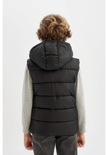 Defacto Erkek Çocuk Su İtici Kapüşonlu Şişme Yelek C4334A824AUBK27 Siyah