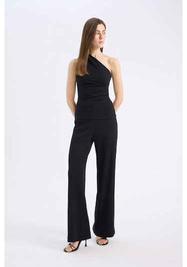 DeFacto Slim Fit Dar Kesim Fitilli Kaşkorse Basic Düz Pantolon E5783AX25SPBK81 DeFacto Slim Fit Dar Kesim Fitilli Kaşkorse Basic Düz Pantolon E5783AX25SPBK81