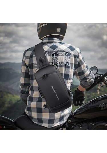 Arion USB Şarj Portlu ve Kilitli Omuz ve Göğüs Çantası Siyah