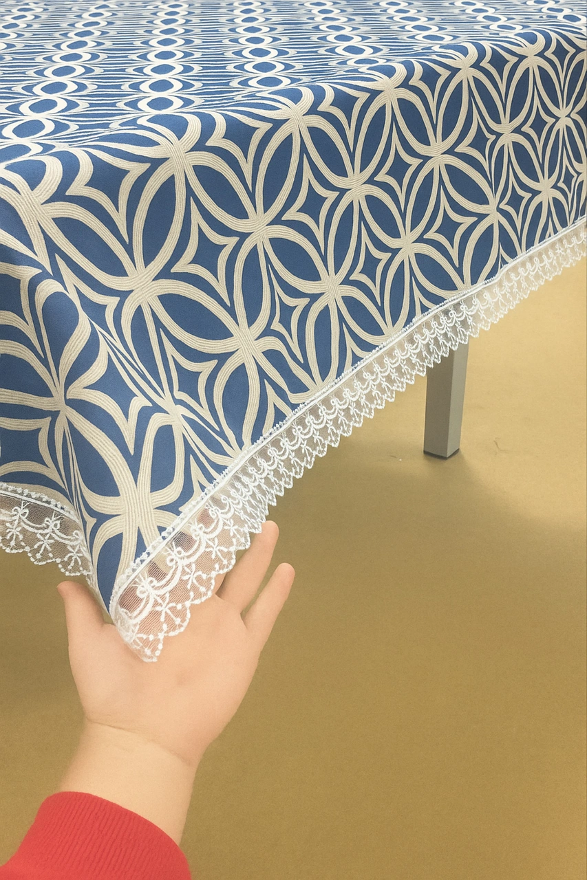 Lüks Lacivert Masa Örtüsü Dantel Kenarlı Silinebilir Kumaş Modeli Çok Renkli