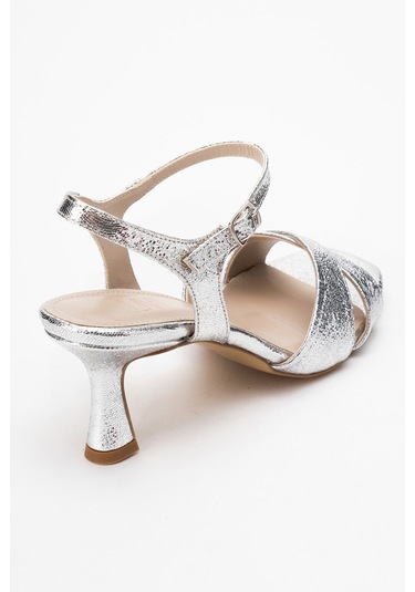 Melin Gümüş Desenli Çapraz Bantlı Kadın Topuklu Ayakkabı Gümüş